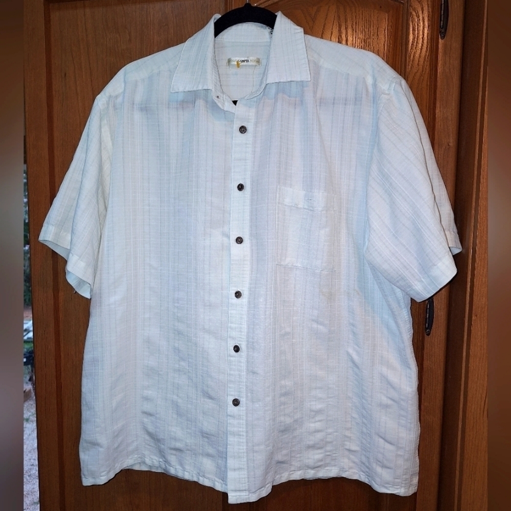 A Moda Campia men's short sleeve button-down shirt in a size large.